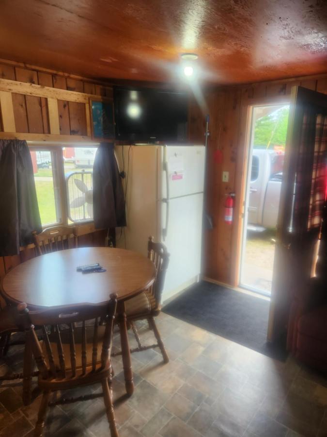 Cabin 2 Manistique Extérieur photo